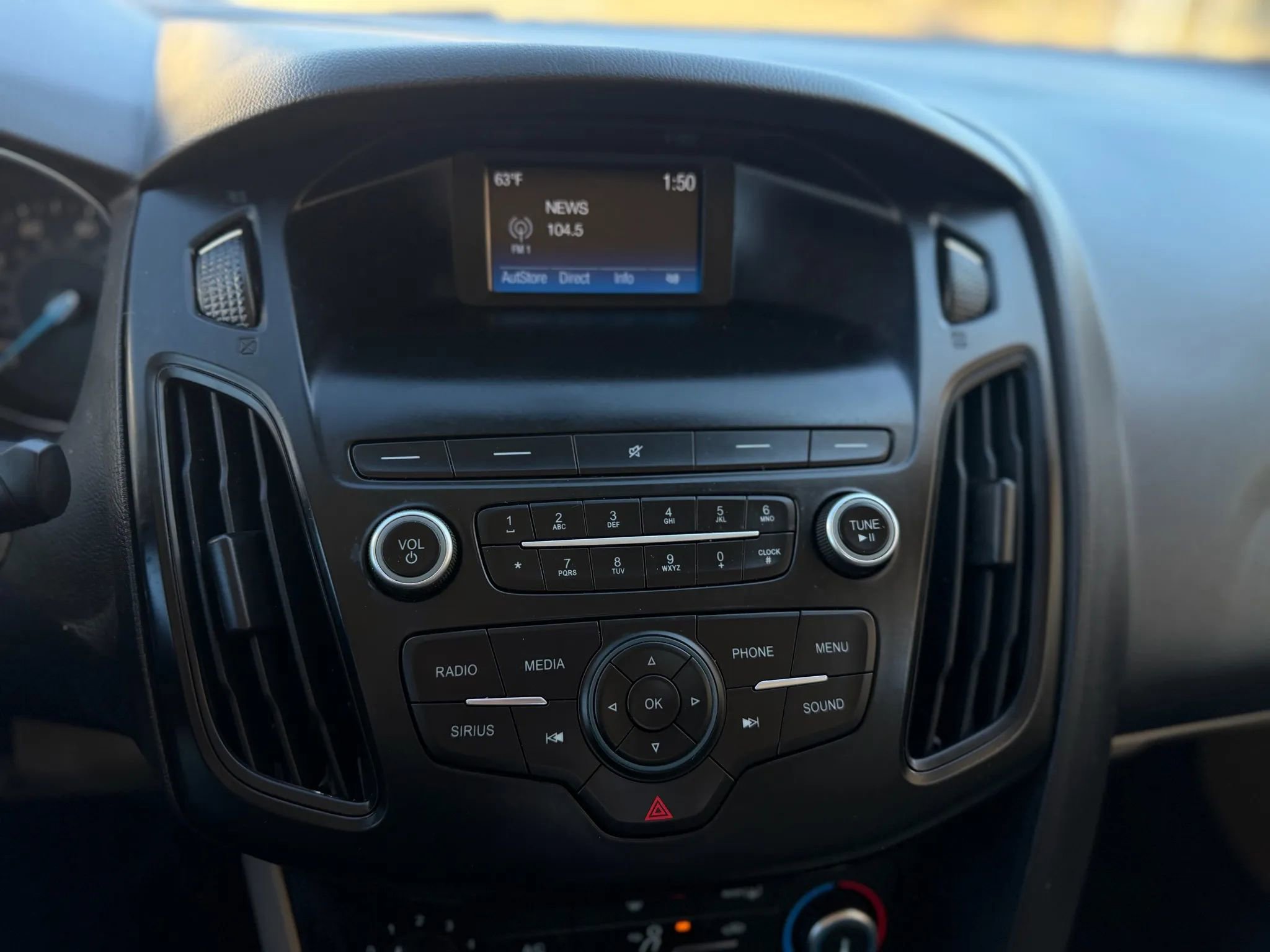 Used 2018 Ford Focus SE FWD image 21