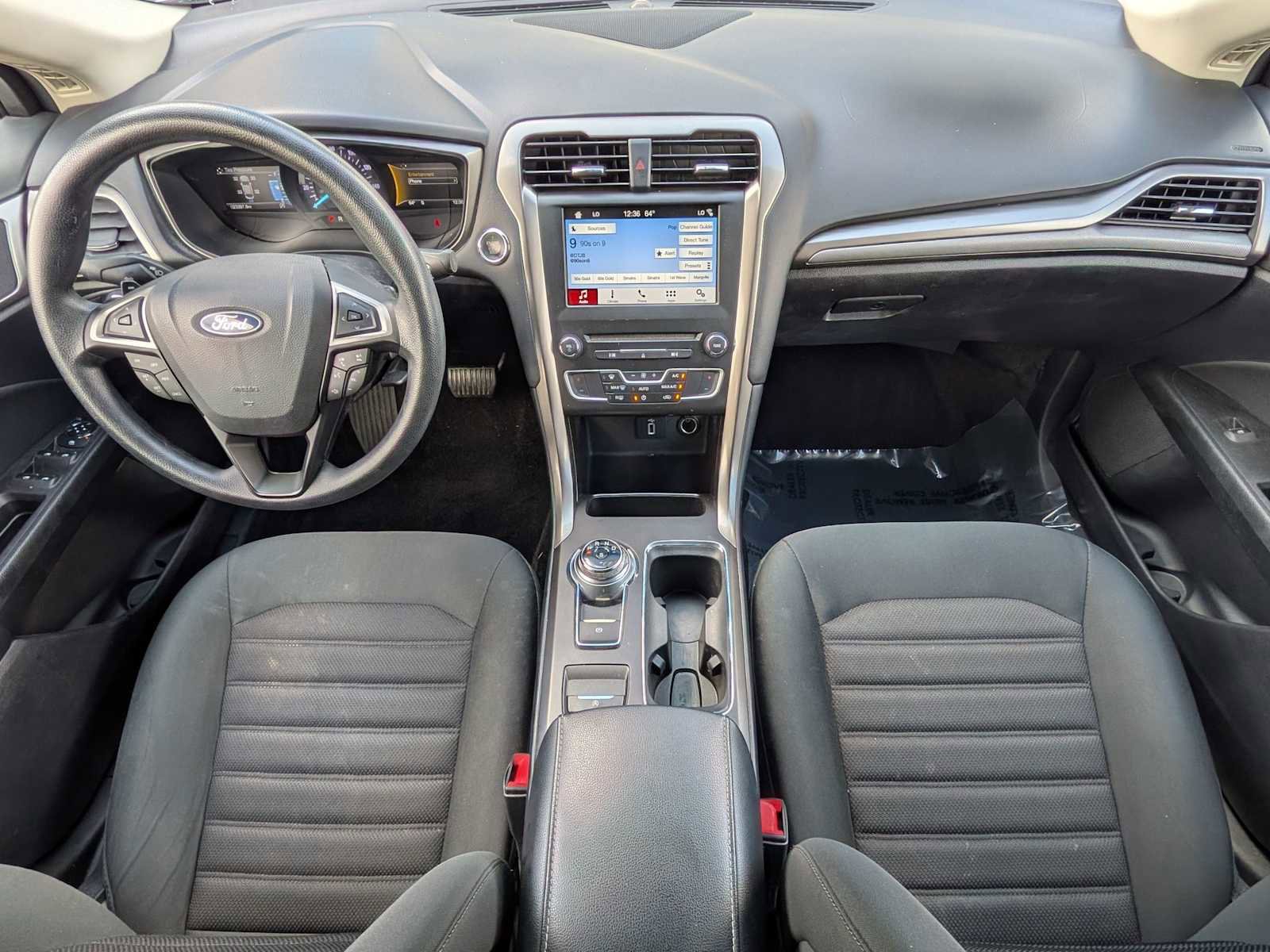 Used 2018 Ford Fusion SE w/ Fusion SE Technology Package FWD image 21