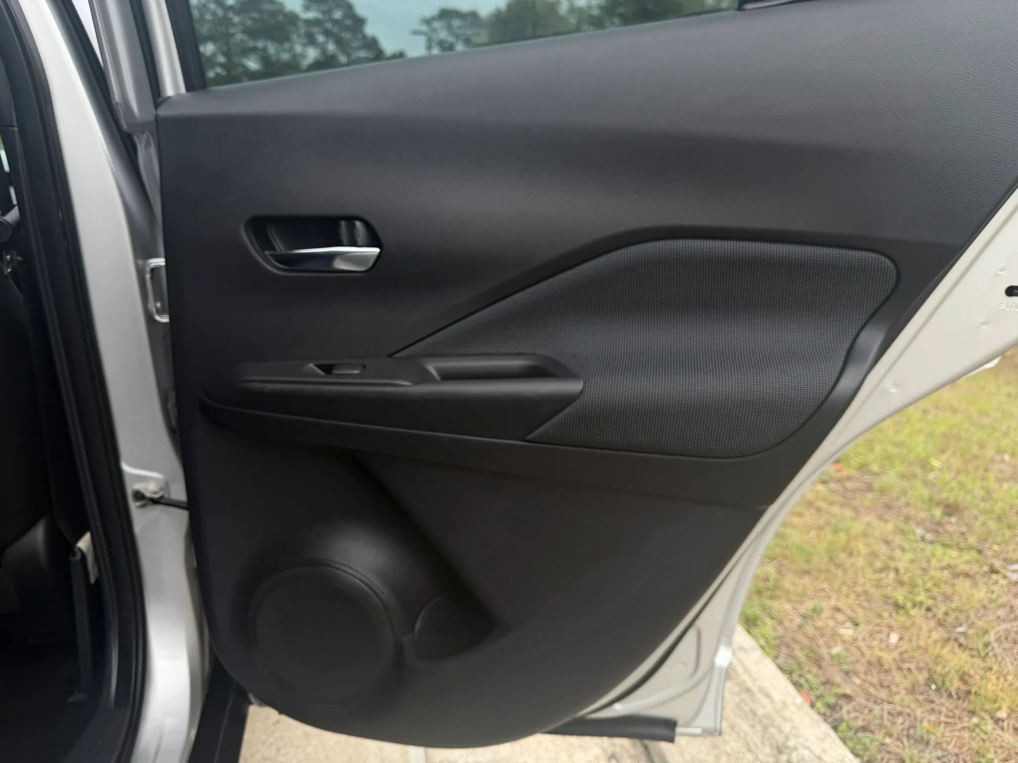 Used 2019 Nissan Kicks SV FWD image 28