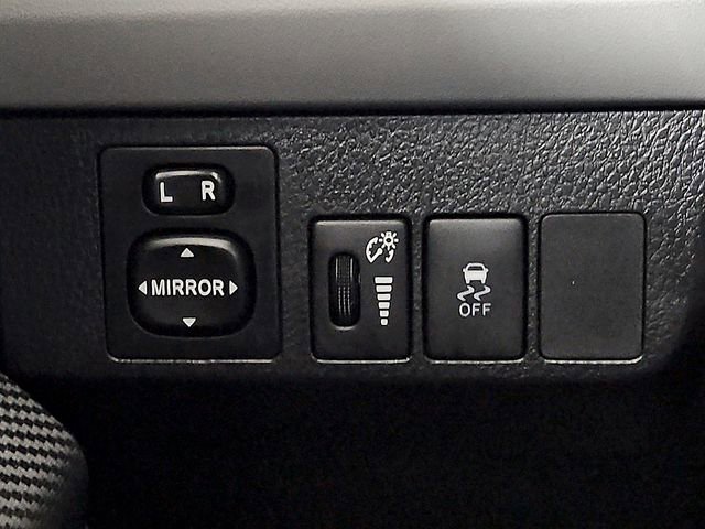 Used 2014 Toyota RAV4 LE FWD image 24
