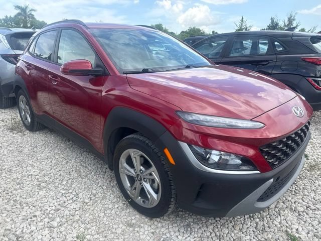 Used 2022 Hyundai Kona SEL w/ Convenience Package FWD image 3