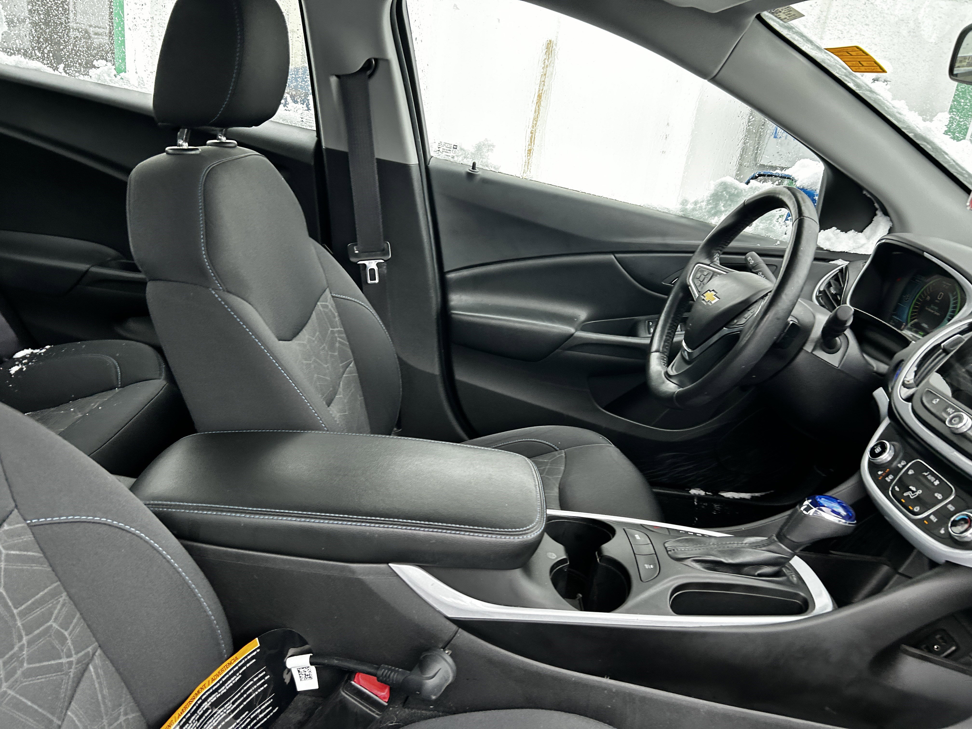 Used 2016 Chevrolet Volt LT w/ Comfort Package FWD image 12