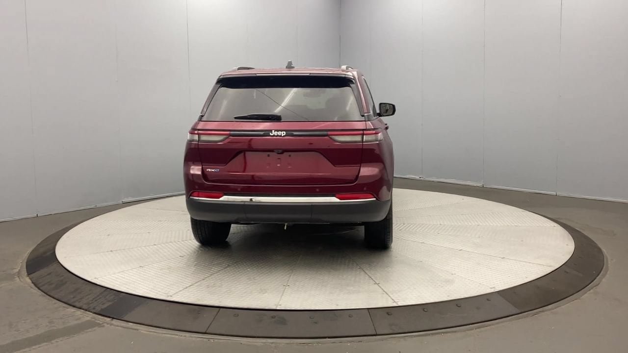 Used 2023 Jeep Grand Cherokee 4WD 4xe image 4