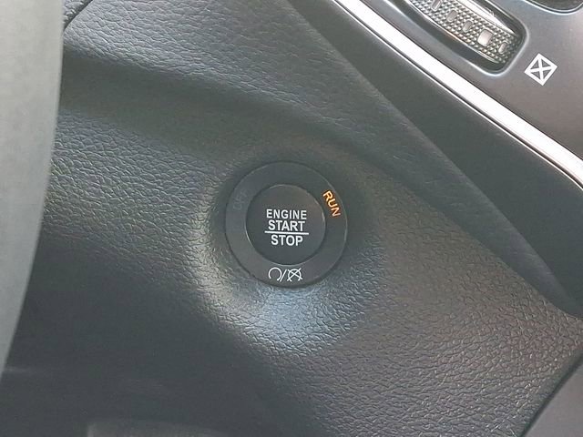 Used 2019 Jeep Cherokee Latitude Plus w/ Comfort/Convenience Group image 23