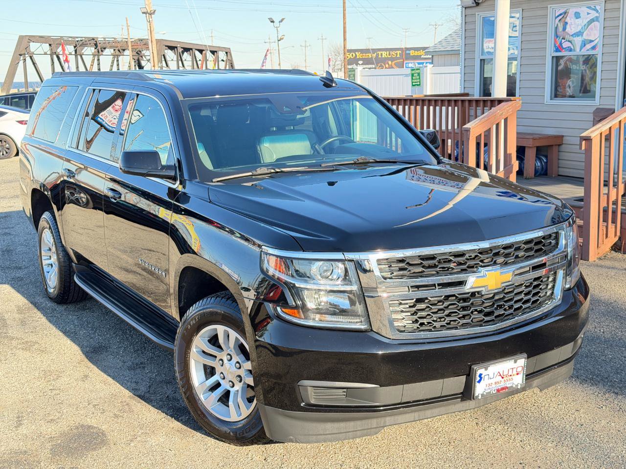 Used 2020 Chevrolet Suburban LT image 3