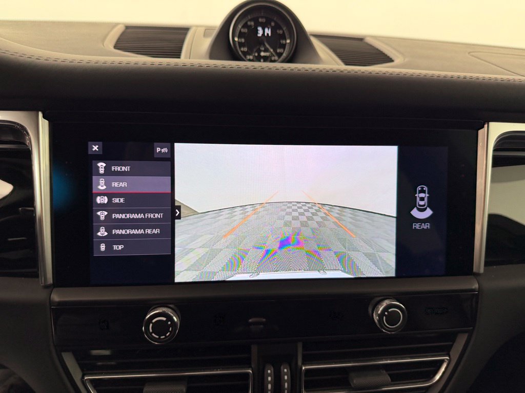 Certified 2025 Porsche Macan S AWD/4WD image 37