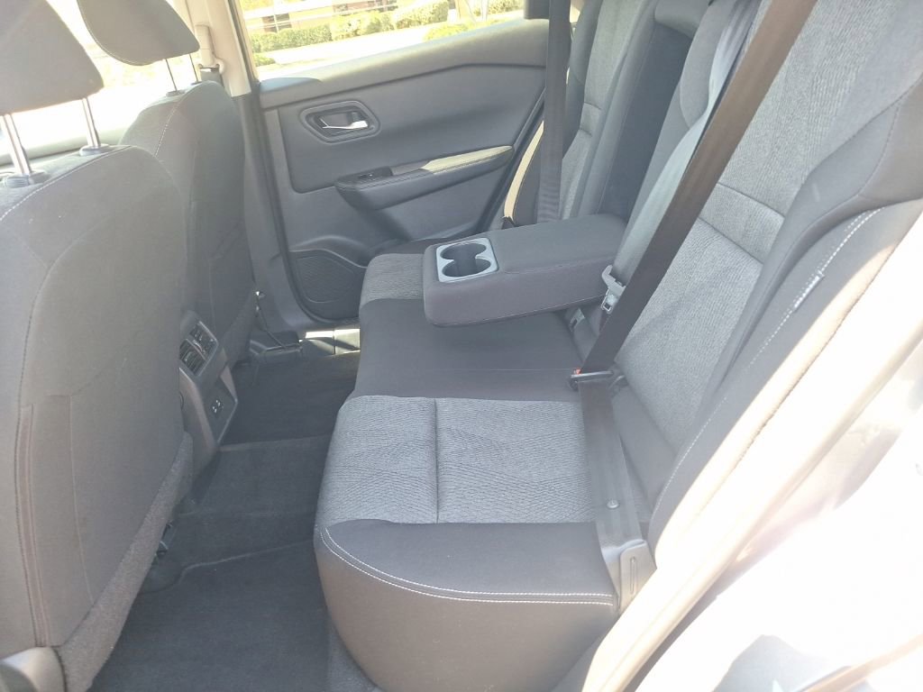 Used 2024 Nissan Rogue SV image 13
