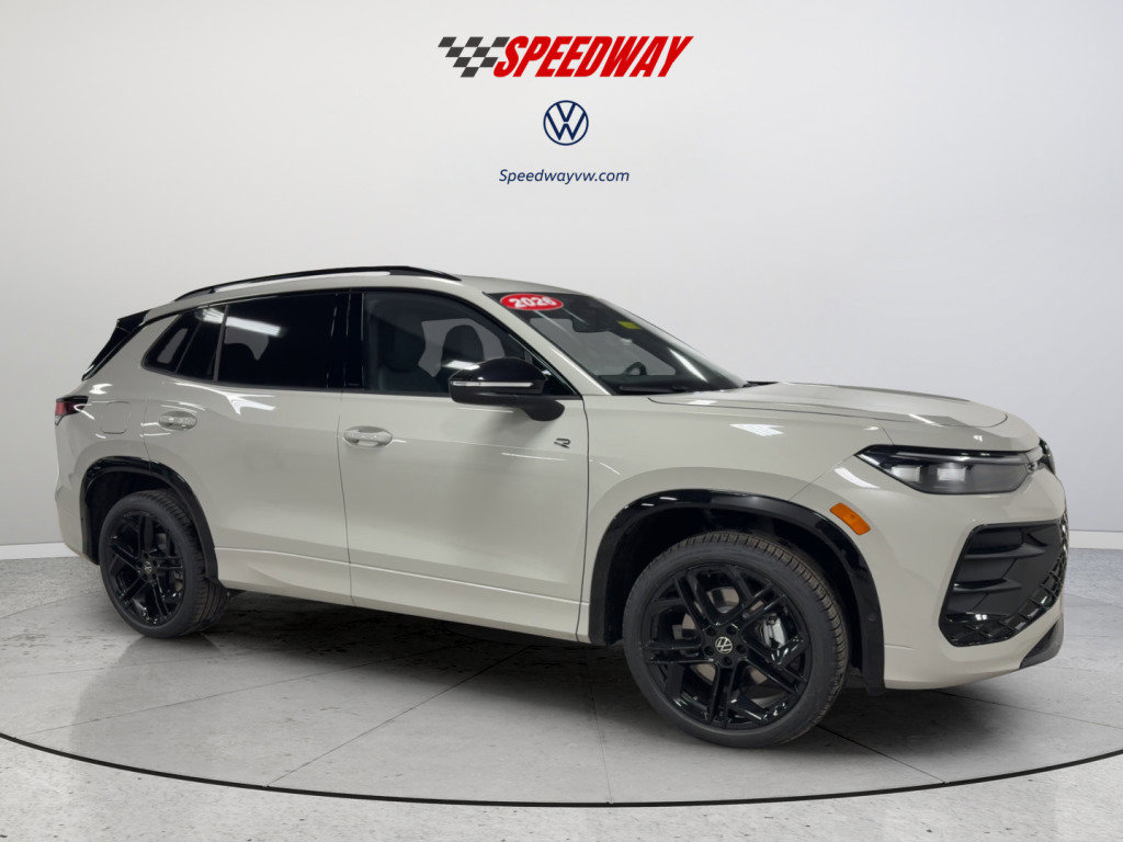 New 2026 Volkswagen Tiguan SE R-Line AWD/4WD image 2