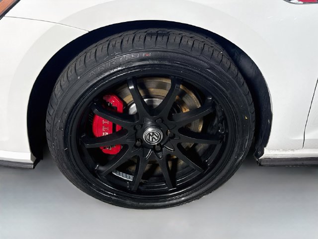 Used 2020 Volkswagen GTI SE FWD image 37