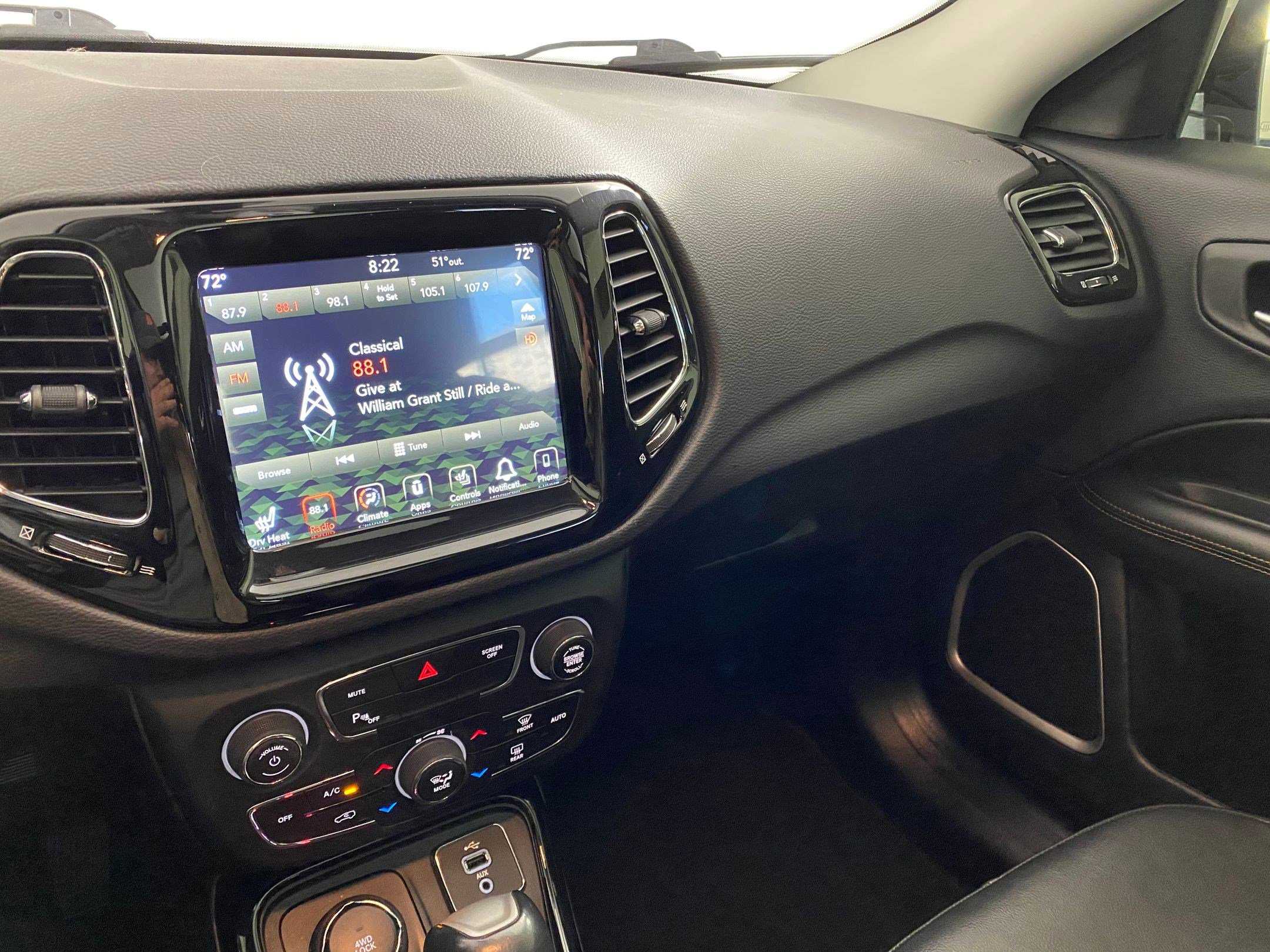 Used 2018 Jeep Compass Limited w/ Navigation Group image 24