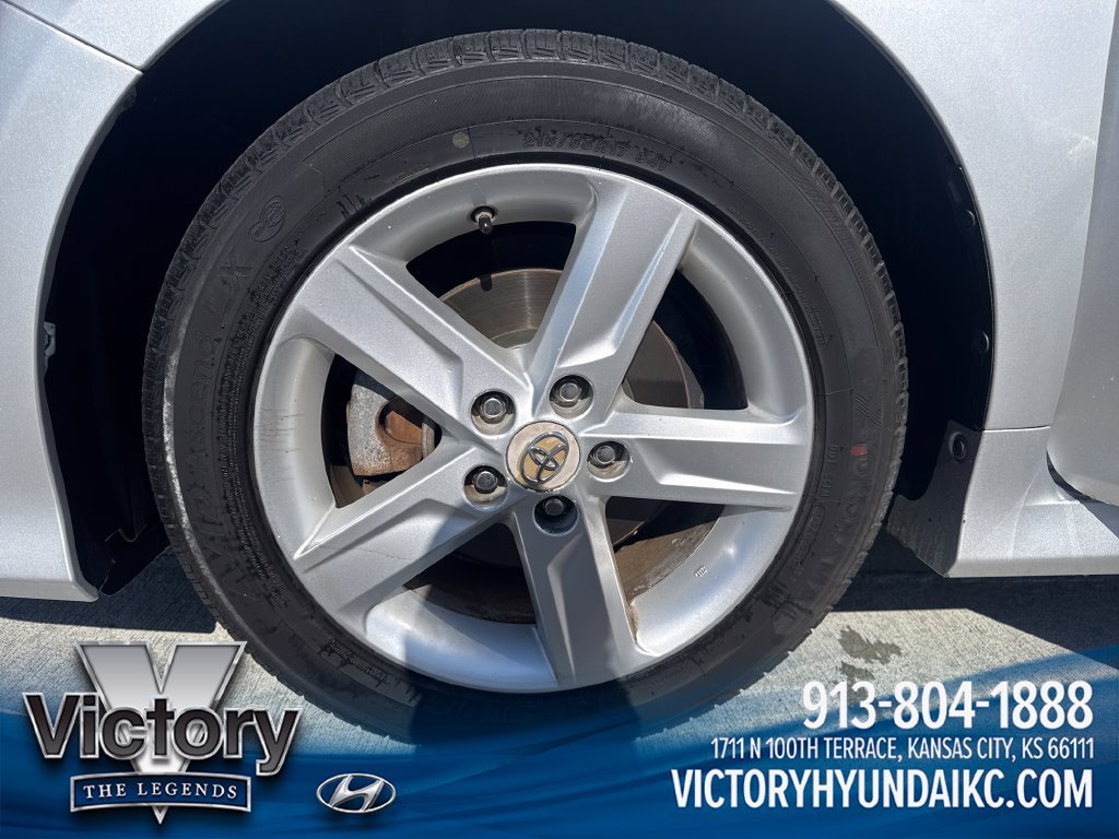 Used 2012 Toyota Camry SE FWD image 26