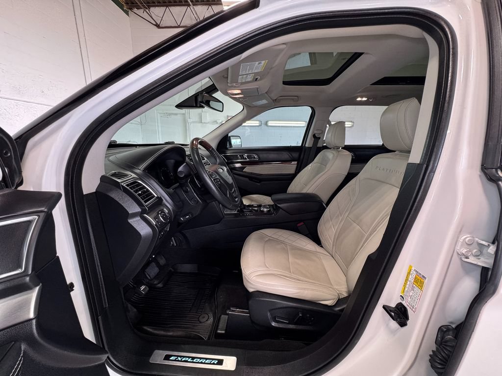 Used 2019 Ford Explorer Platinum AWD/4WD image 12