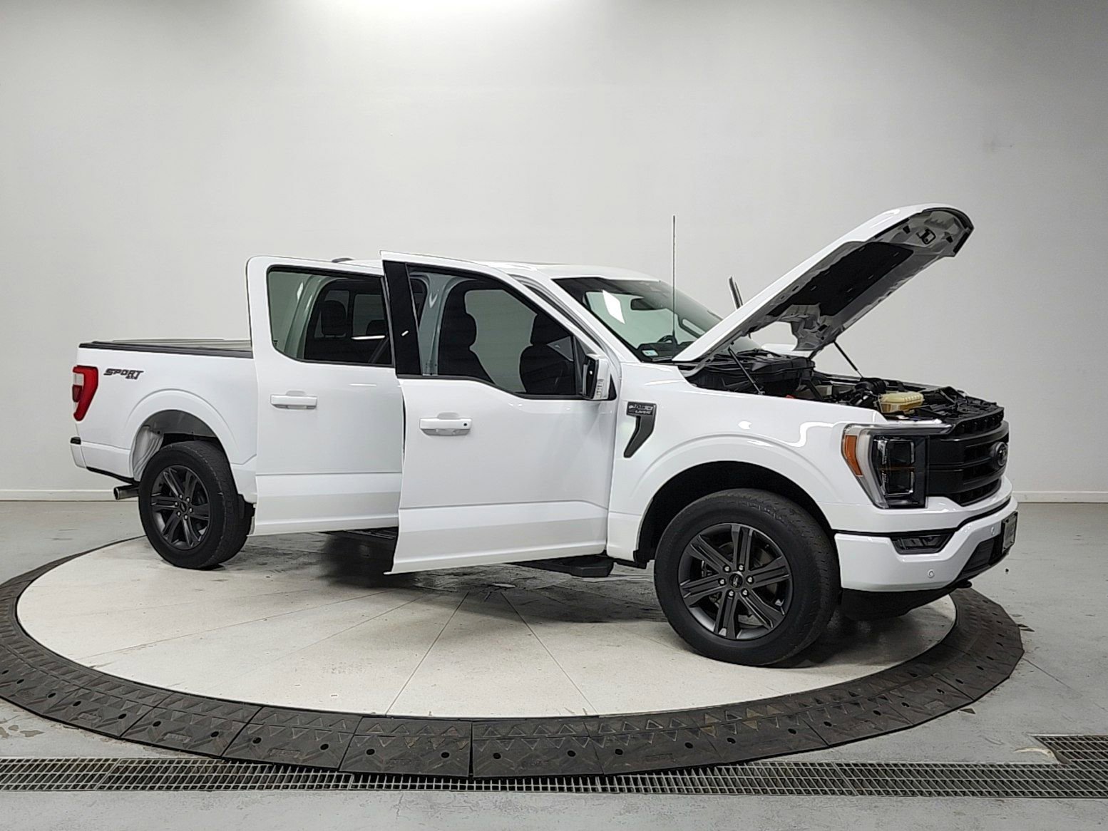 Used 2023 Ford F150 Lariat w/ Equipment Group 502A High AWD/4WD image 9