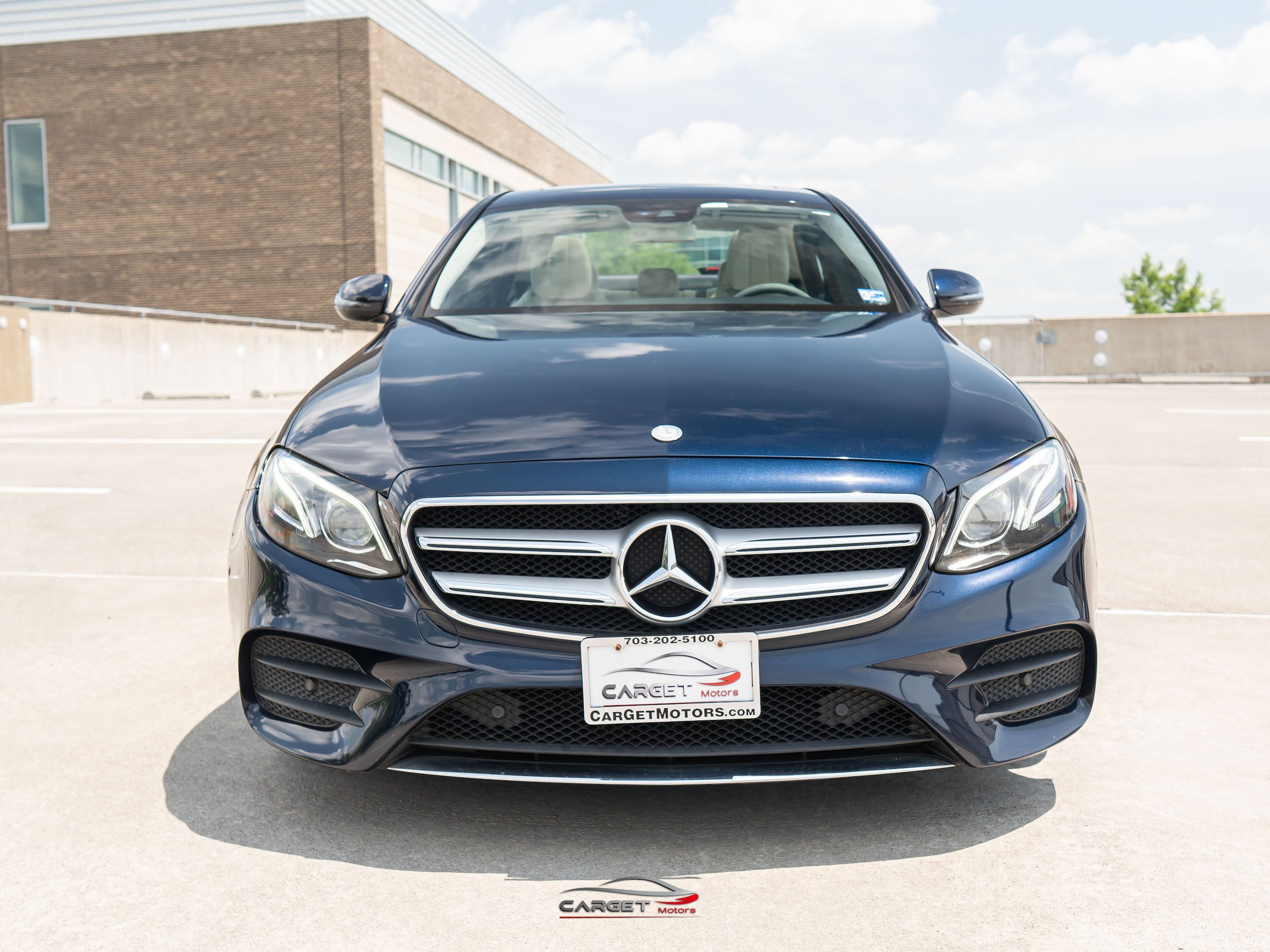 Used 2017 Mercedes-Benz E 300 4MATIC image 2