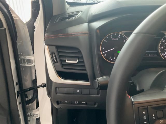 Used 2025 Nissan Rogue SV AWD/4WD image 7