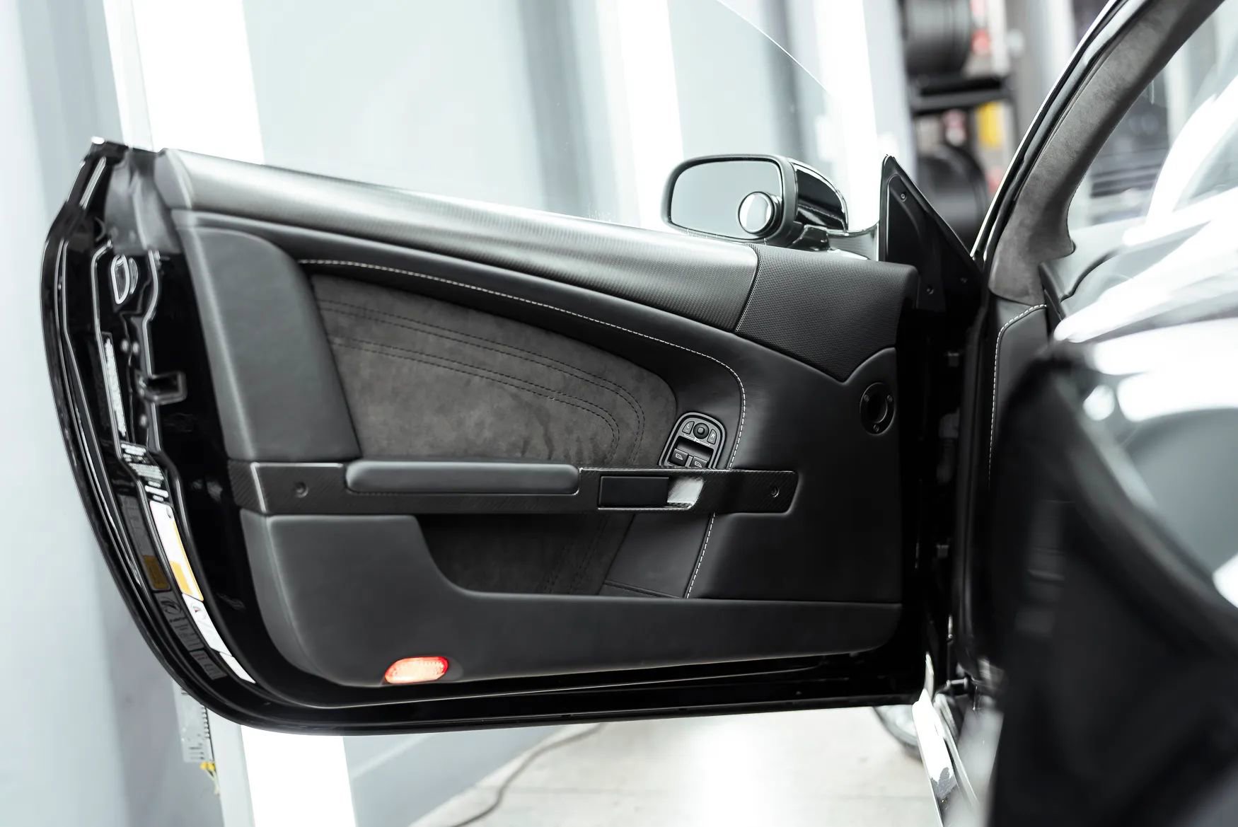 Used 2009 Aston Martin DBS Coupe 2D image 19