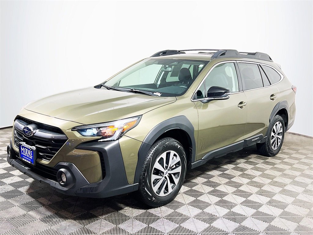Used 2025 Subaru Outback Premium image 4