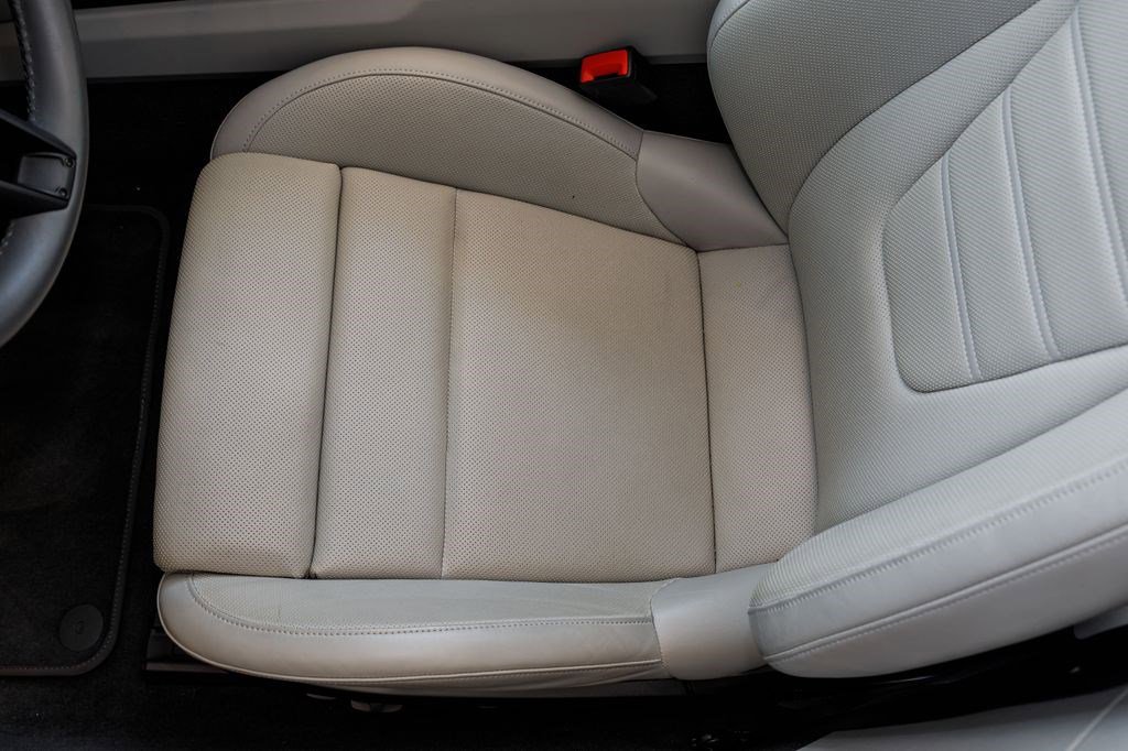 Used 2021 Porsche 911 Turbo image 38