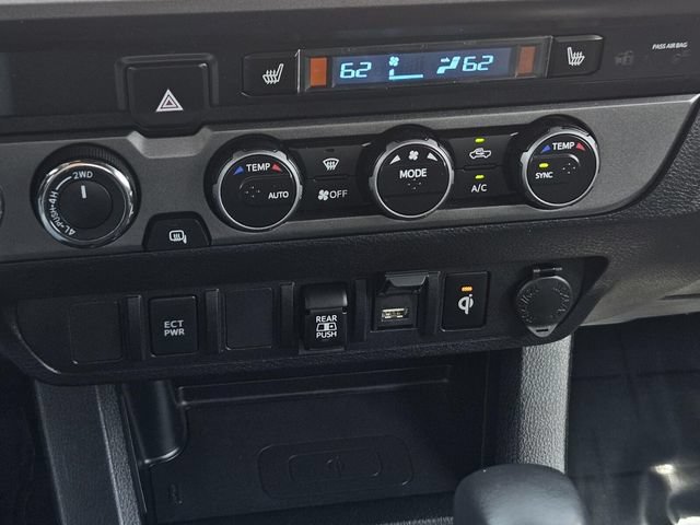Used 2020 Toyota Tacoma TRD Sport AWD/4WD image 30