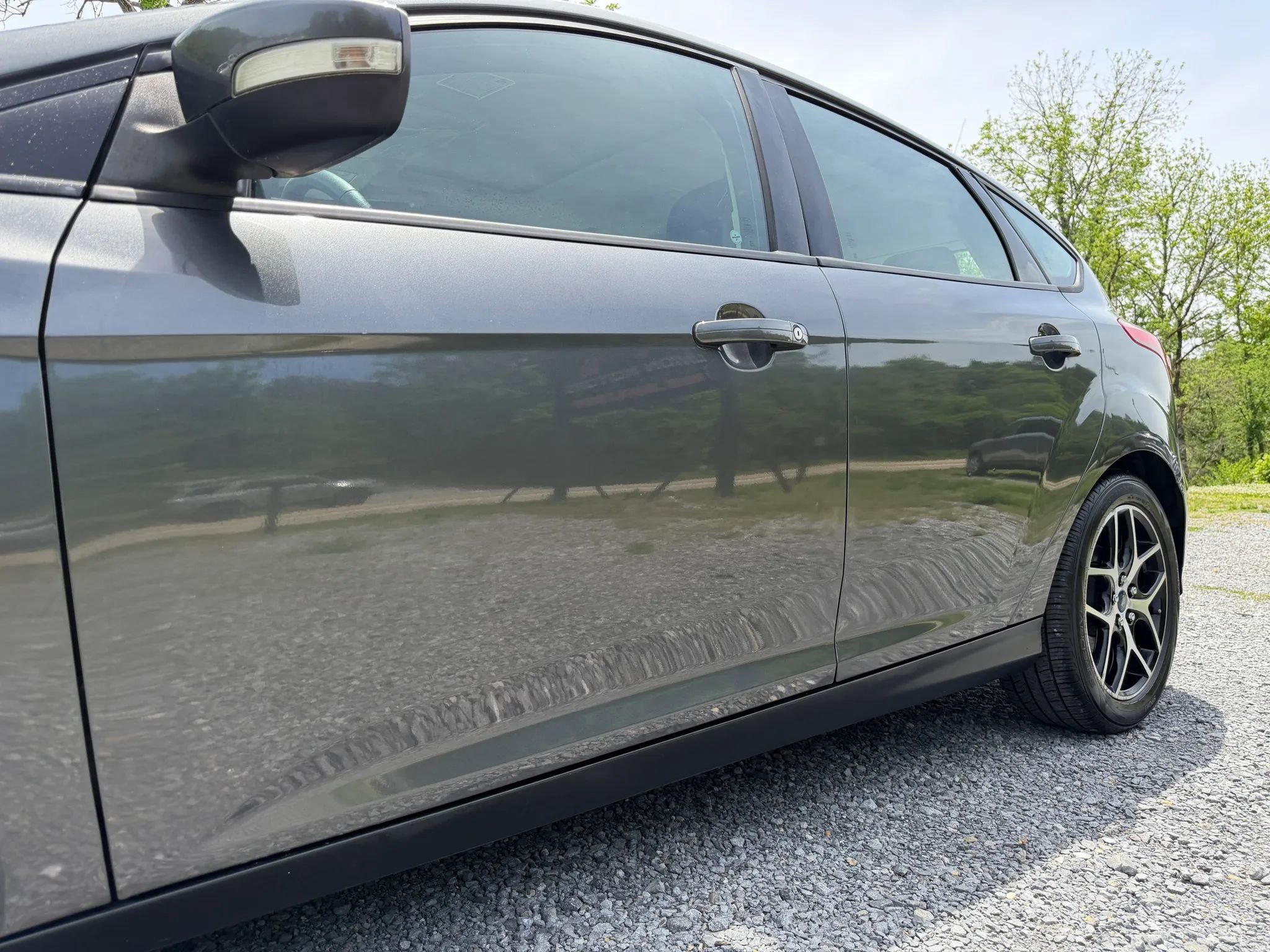 Used 2017 Ford Focus SEL w/ Cold Weather Package FWD image 10