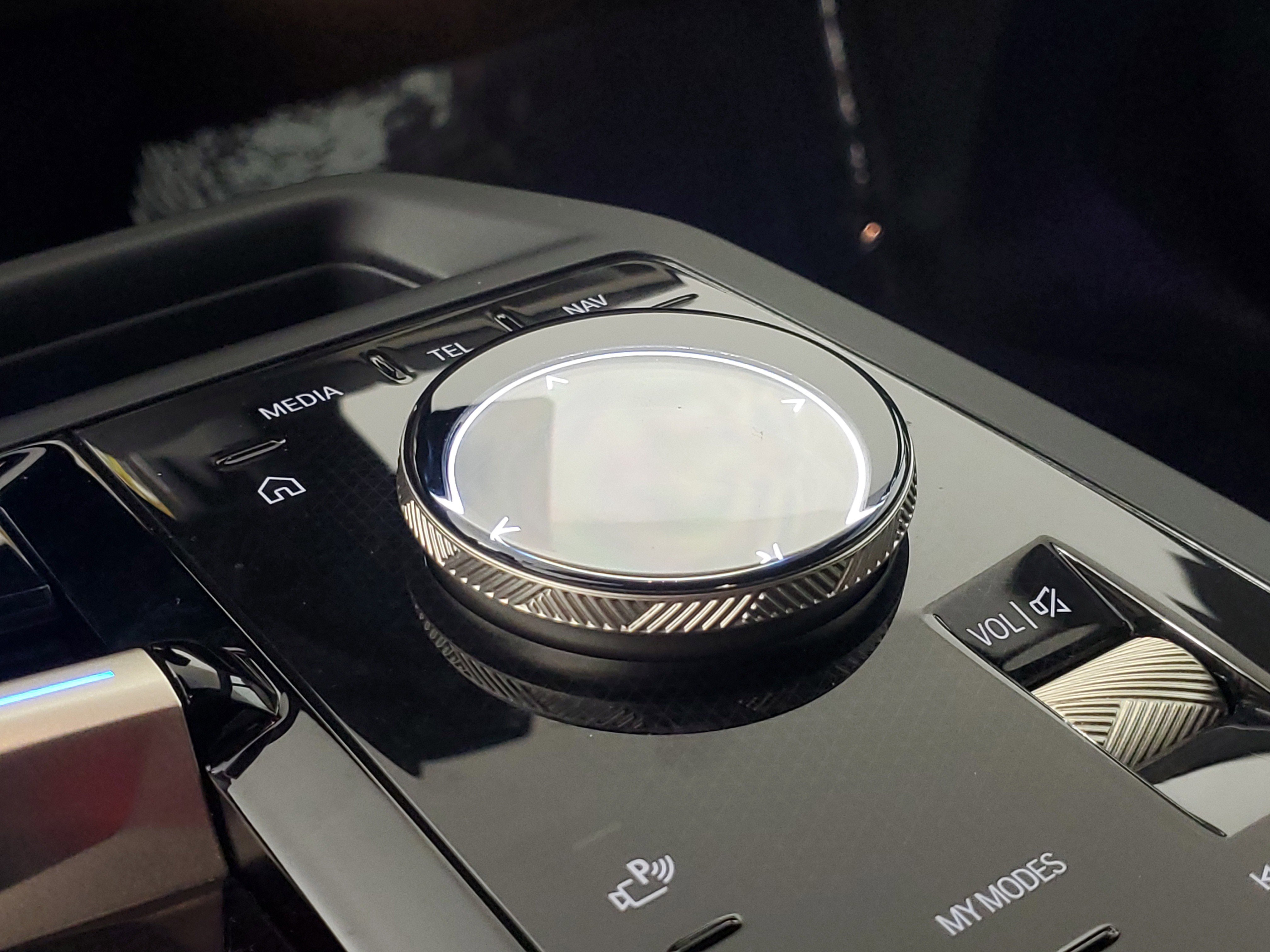 Certified 2025 BMW iX xDrive50 image 21