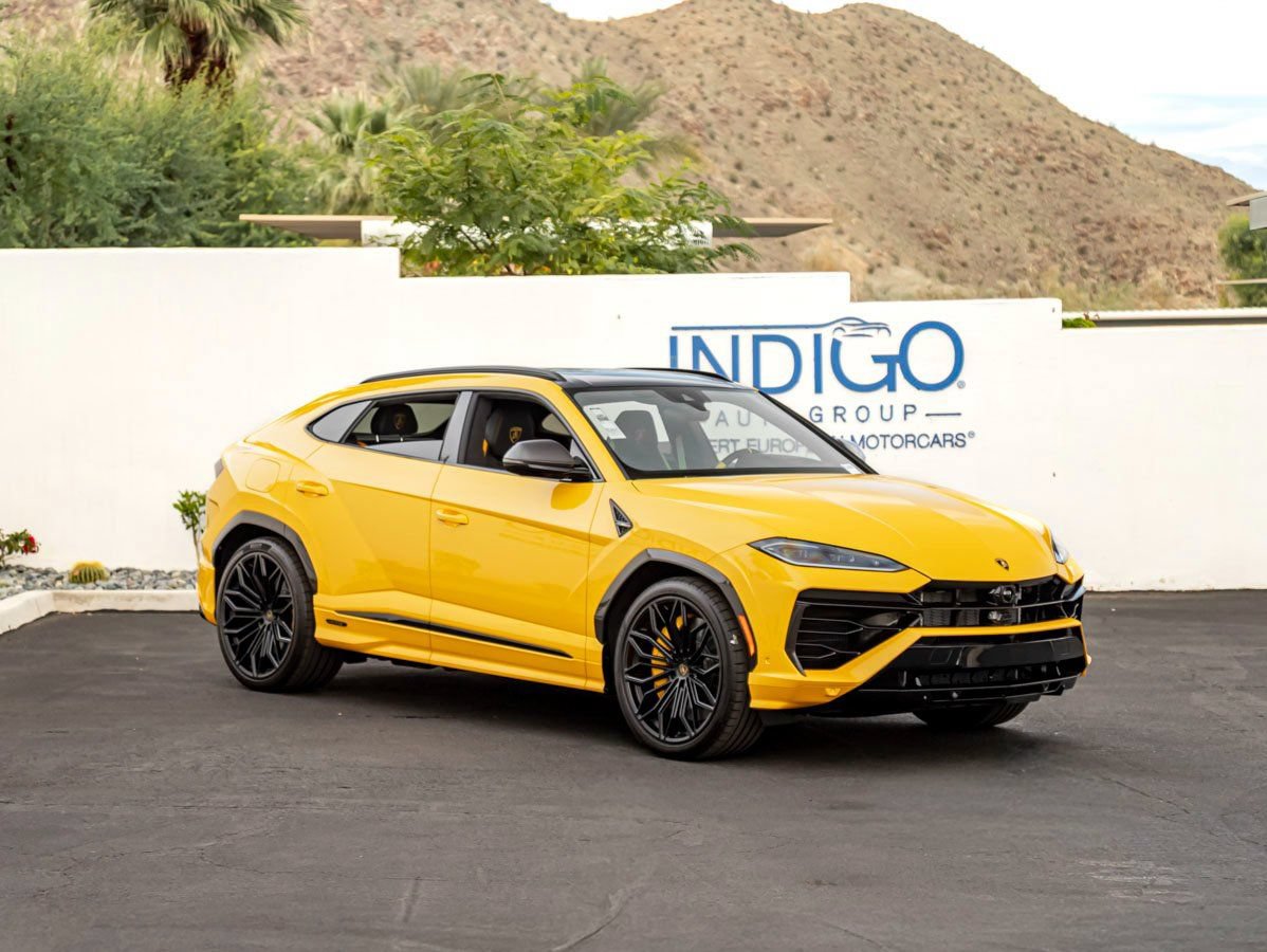 Used 2026 Lamborghini Urus SE AWD/4WD image 4