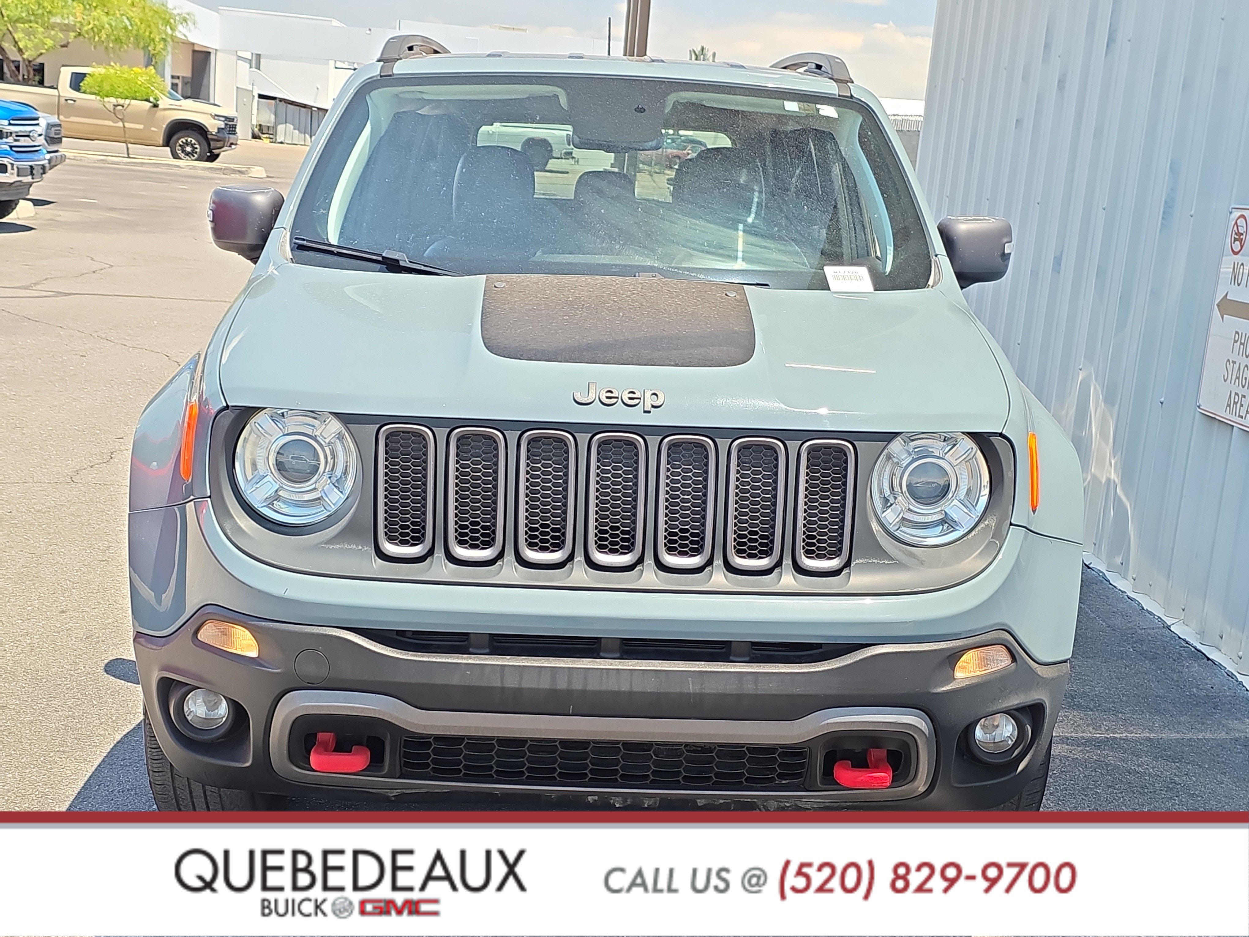 Used 2018 Jeep Renegade Trailhawk AWD/4WD image 2