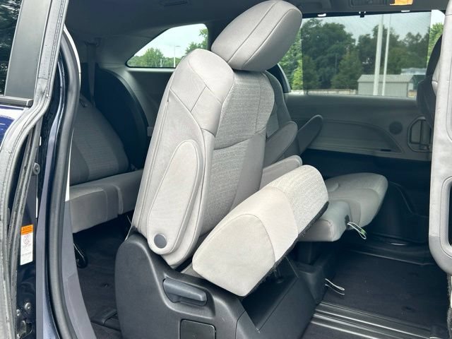 Certified 2023 Toyota Sienna LE FWD image 39