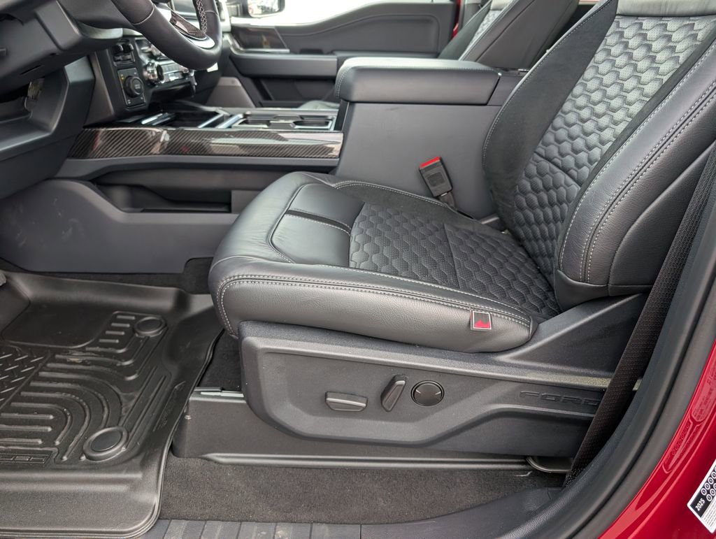 New 2026 Ford F250 Lariat w/ Black Appearance Package AWD/4WD image 13