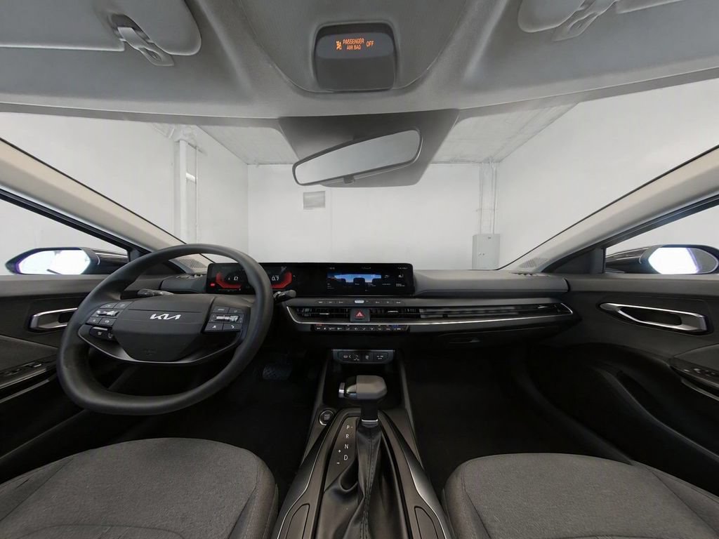 Certified 2025 Kia K4 FWD image 28