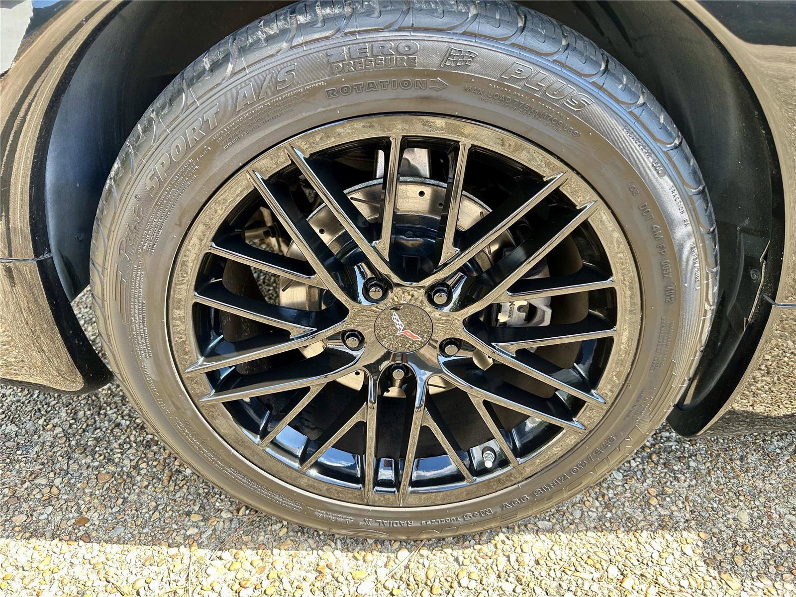 Used 1998 Chevrolet Corvette Coupe w/ Roof Pkg image 25