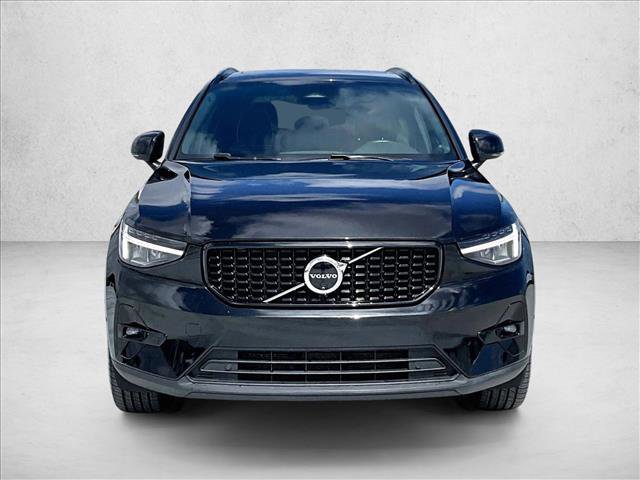 Used 2024 Volvo XC40 B5 Plus AWD/4WD image 3