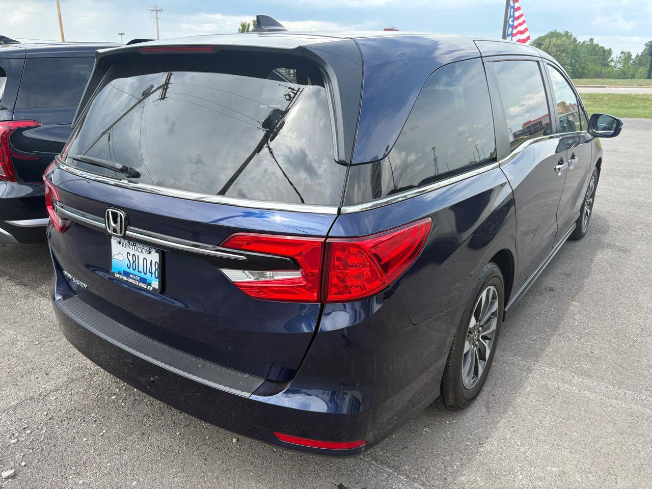 Used 2023 Honda Odyssey EX-L image 3