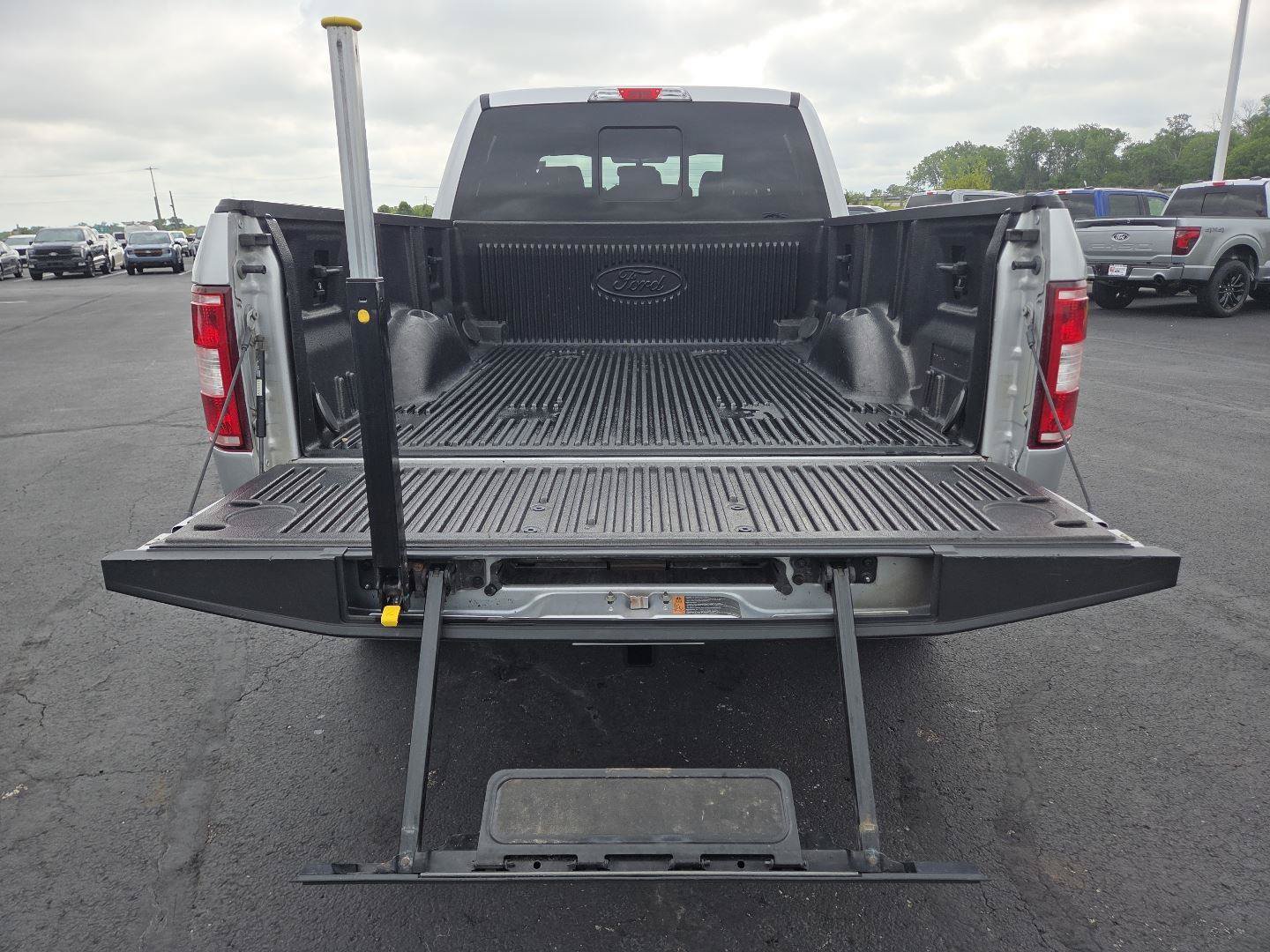 Used 2018 Ford F150 XLT w/ Equipment Group 302A Luxury AWD/4WD image 14