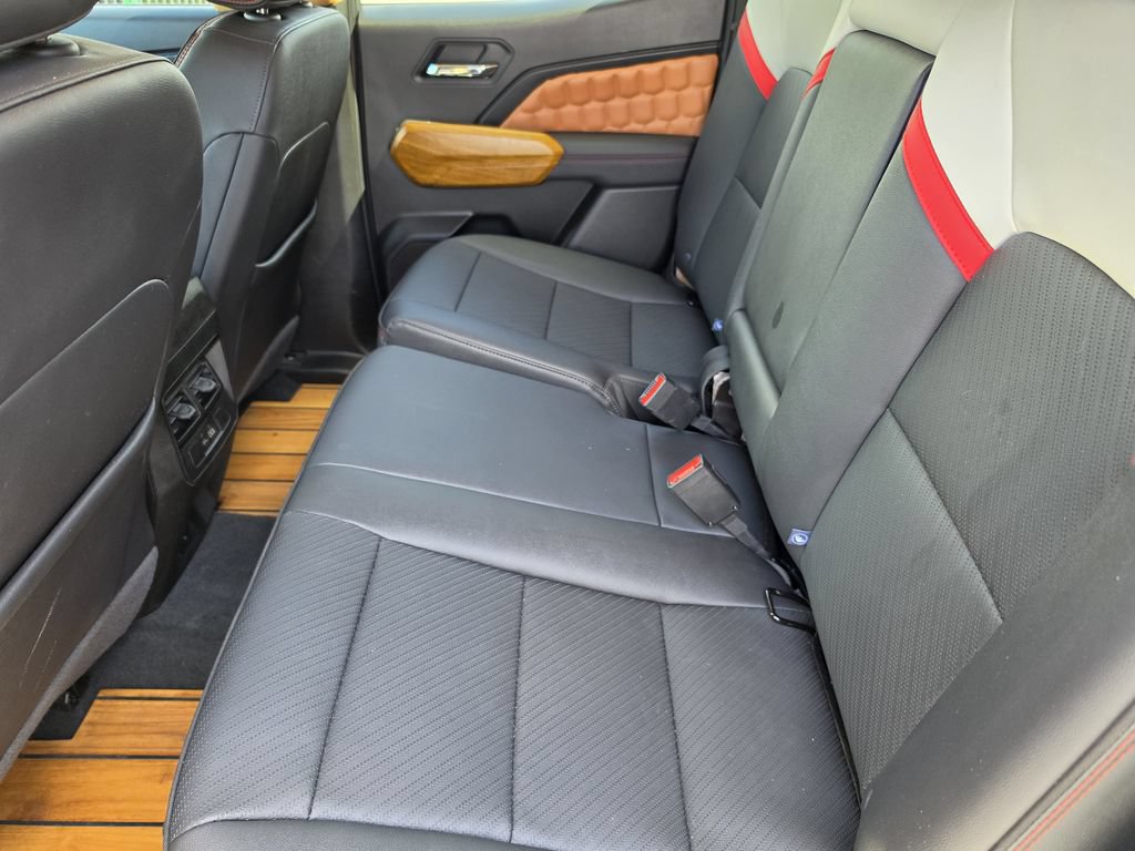 Used 2024 GMC Canyon AT4X w/ AT4X AEV Edition AWD/4WD image 12