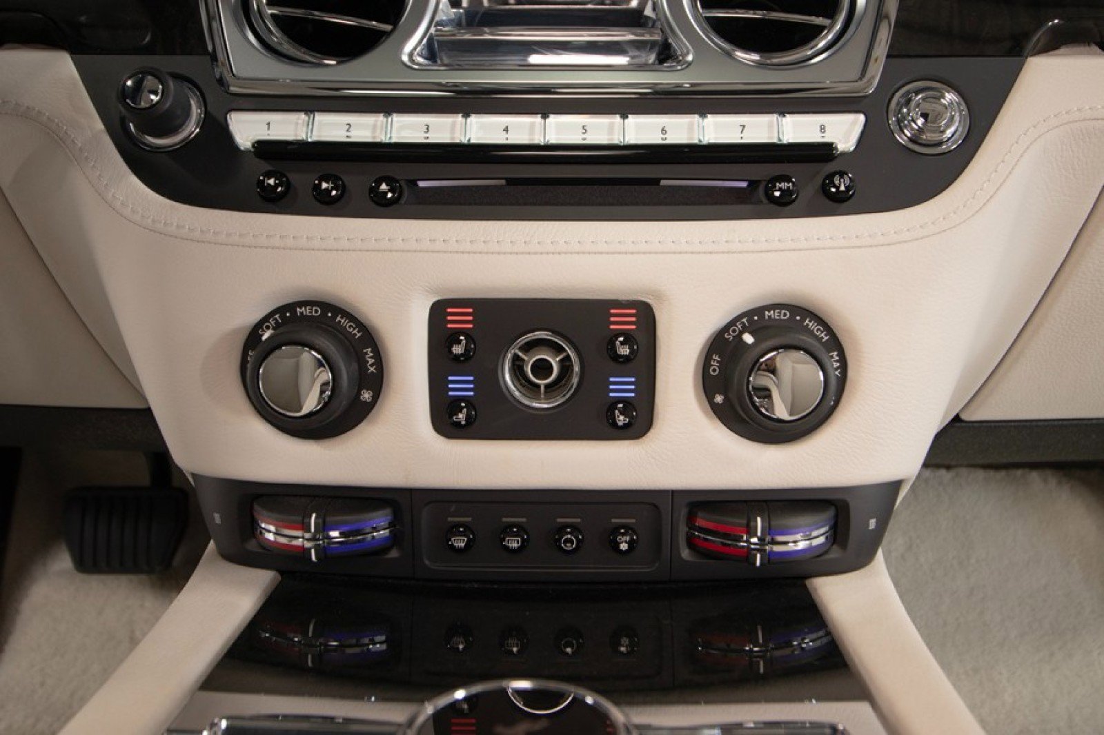 Used 2015 Rolls-Royce Ghost Extended Wheelbase image 38