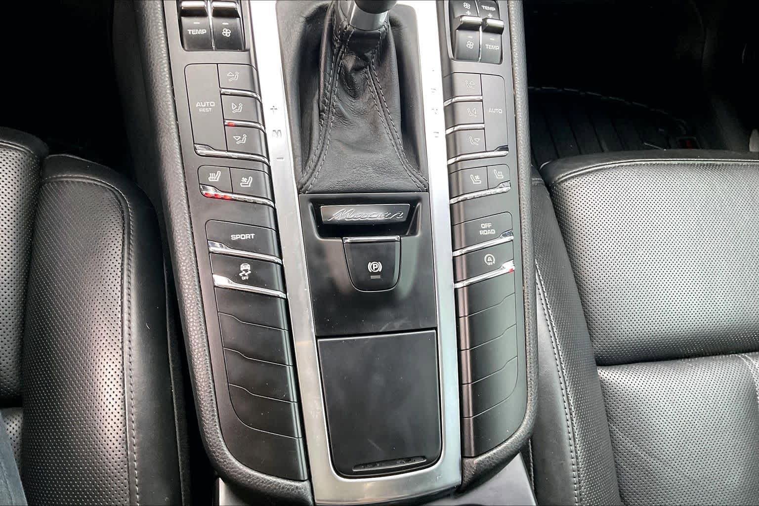 Used 2015 Porsche Macan S AWD/4WD image 28