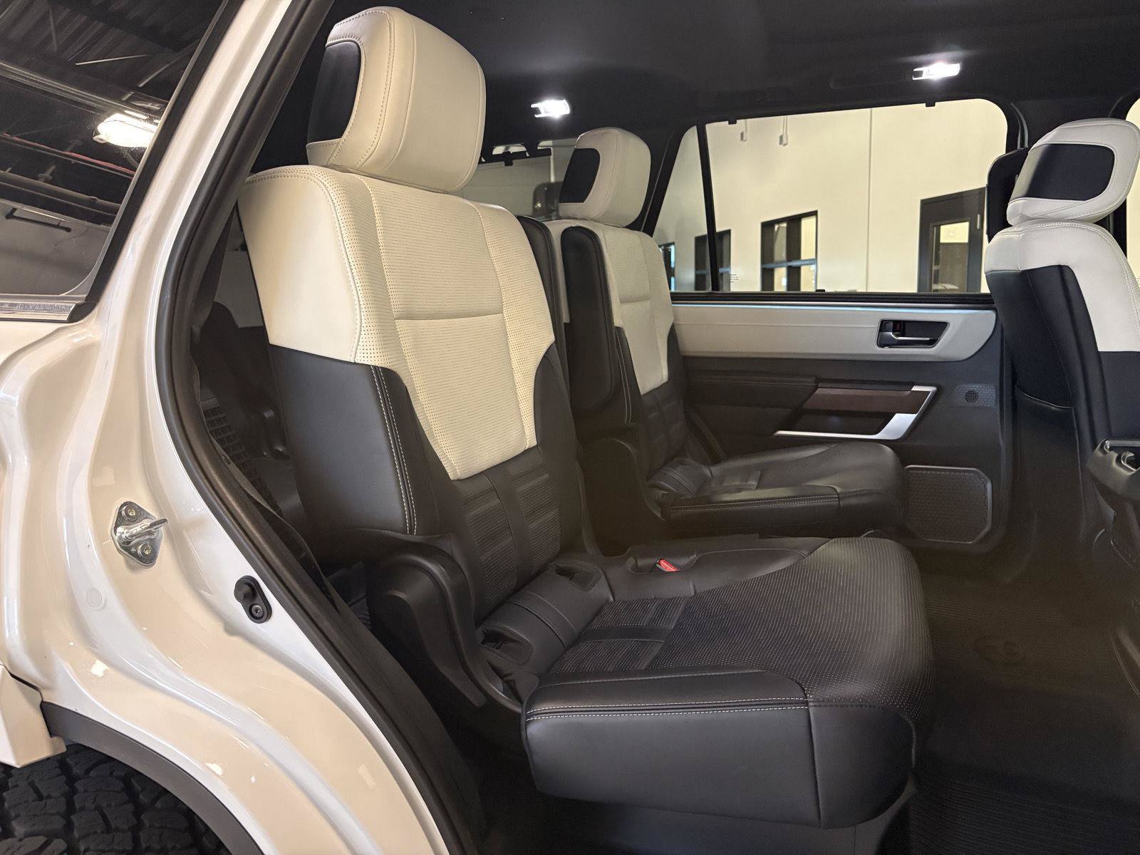 Used 2025 Toyota Sequoia Capstone AWD/4WD image 37