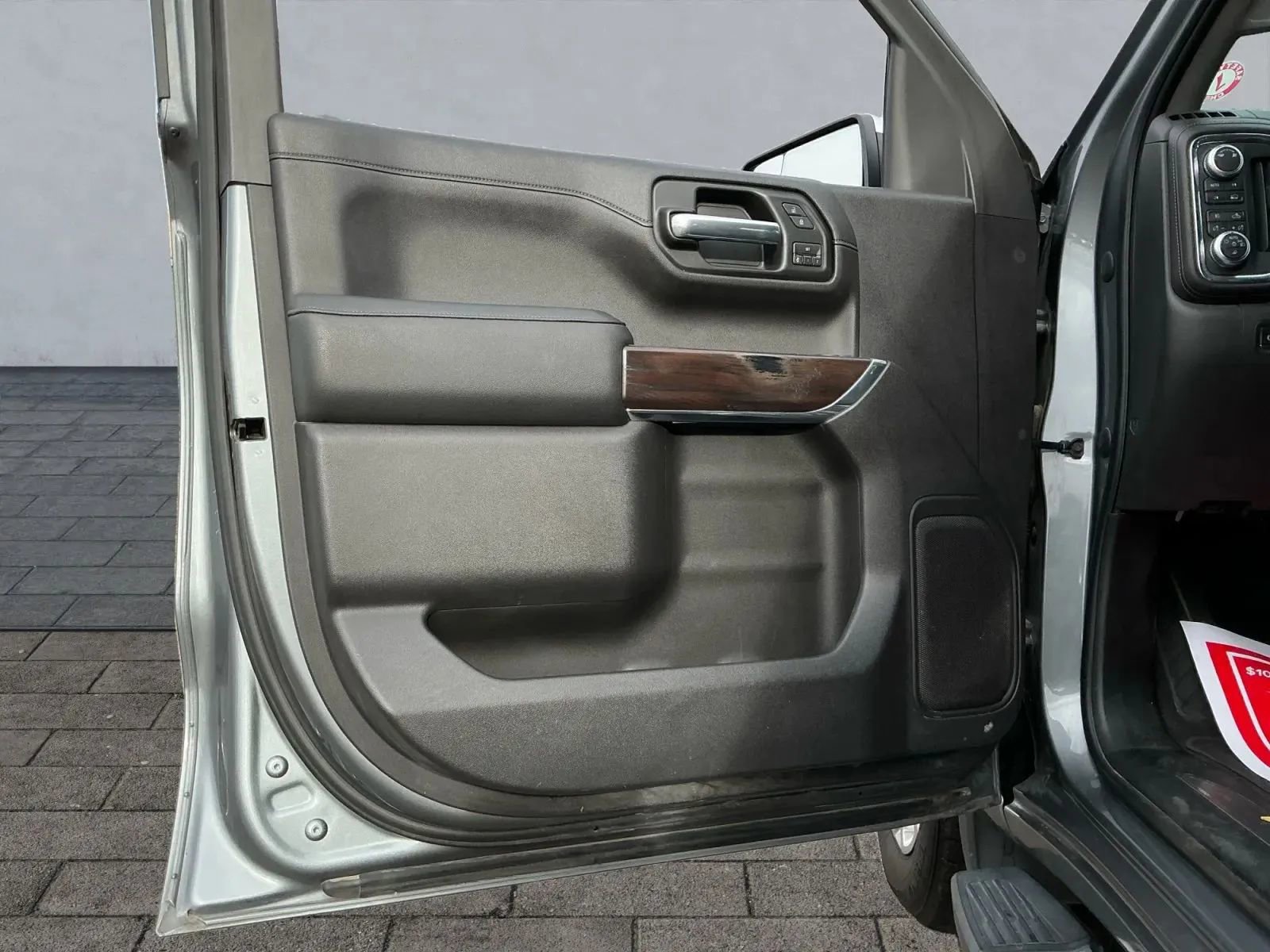 Used 2019 GMC Sierra 1500 SLT image 10