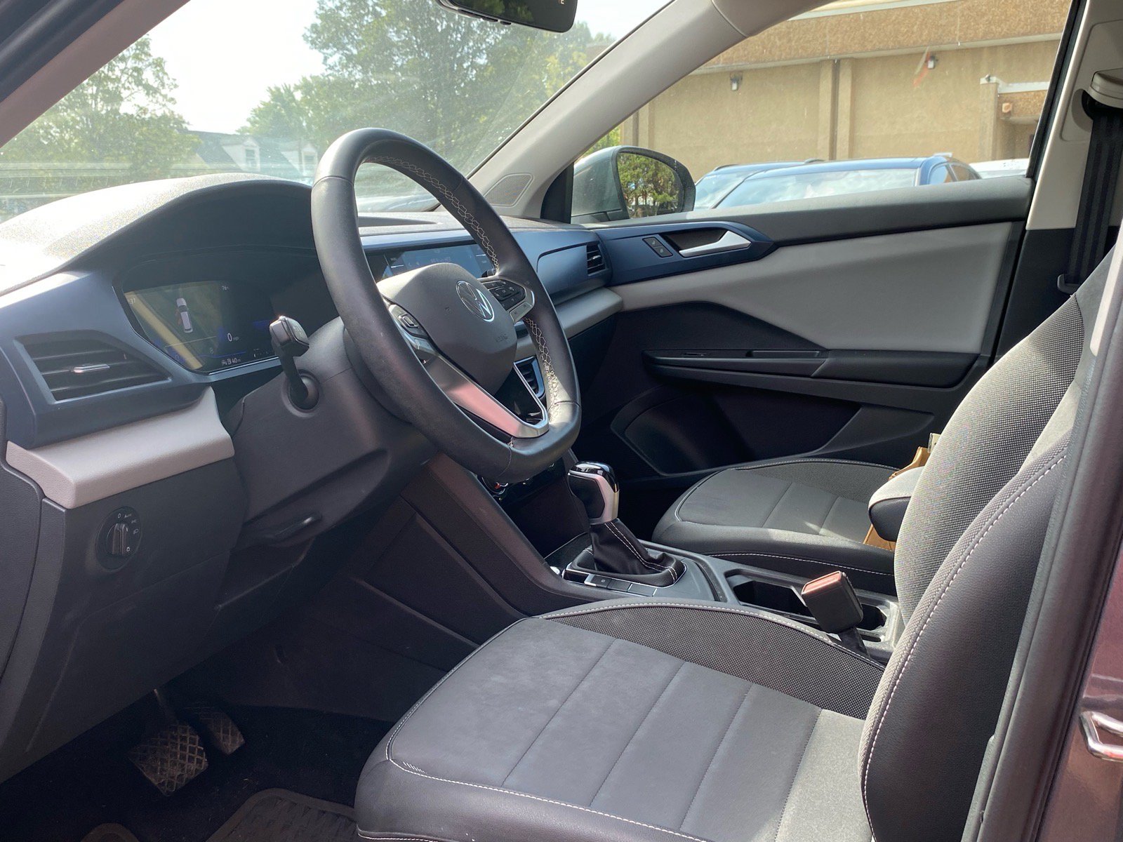 Certified 2023 Volkswagen Taos SE w/ Panoramic Sunroof Package FWD image 11