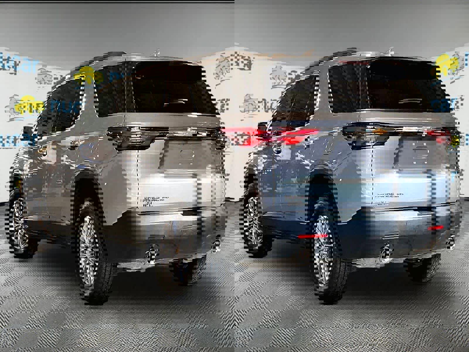 Used 2023 Chevrolet Traverse LT image 4