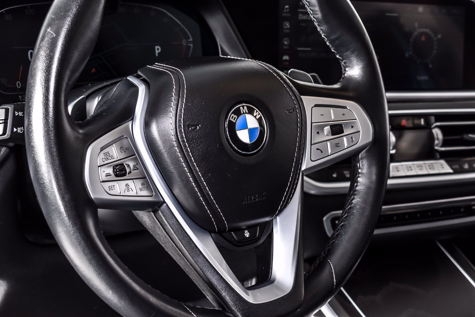 Used 2022 BMW X7 xDrive40i w/ Premium Package AWD/4WD image 16