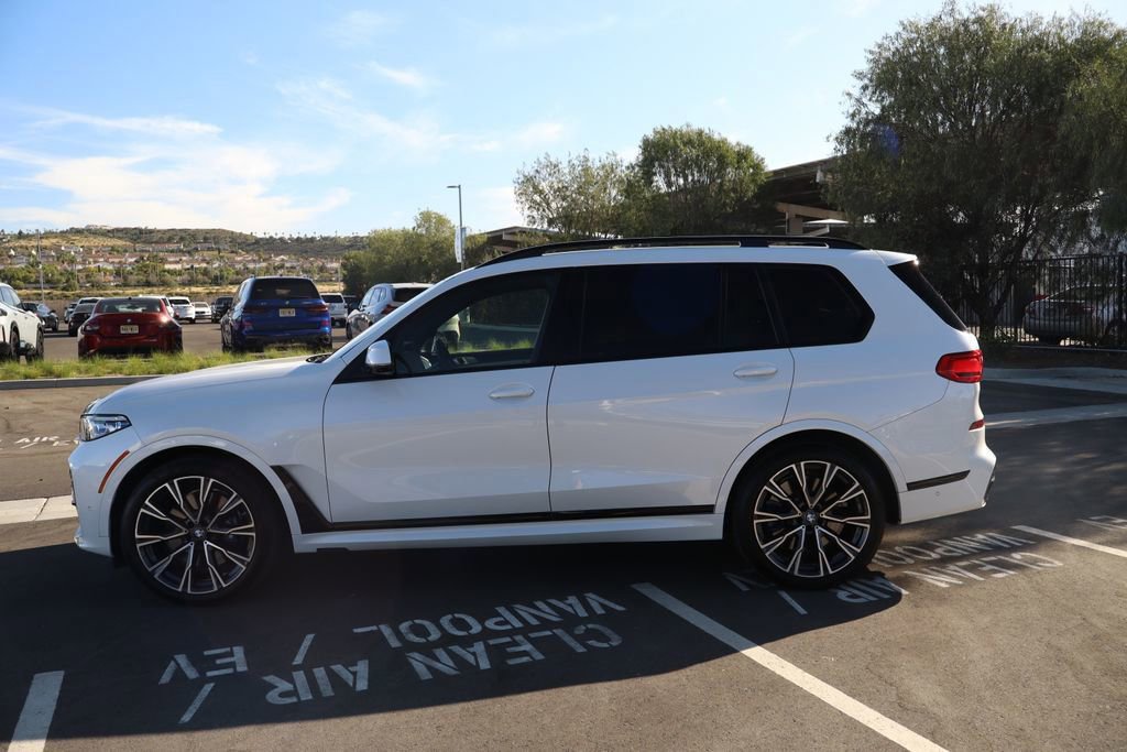 Used 2022 BMW X7 M50i w/ Dynamic Handling Package image 5