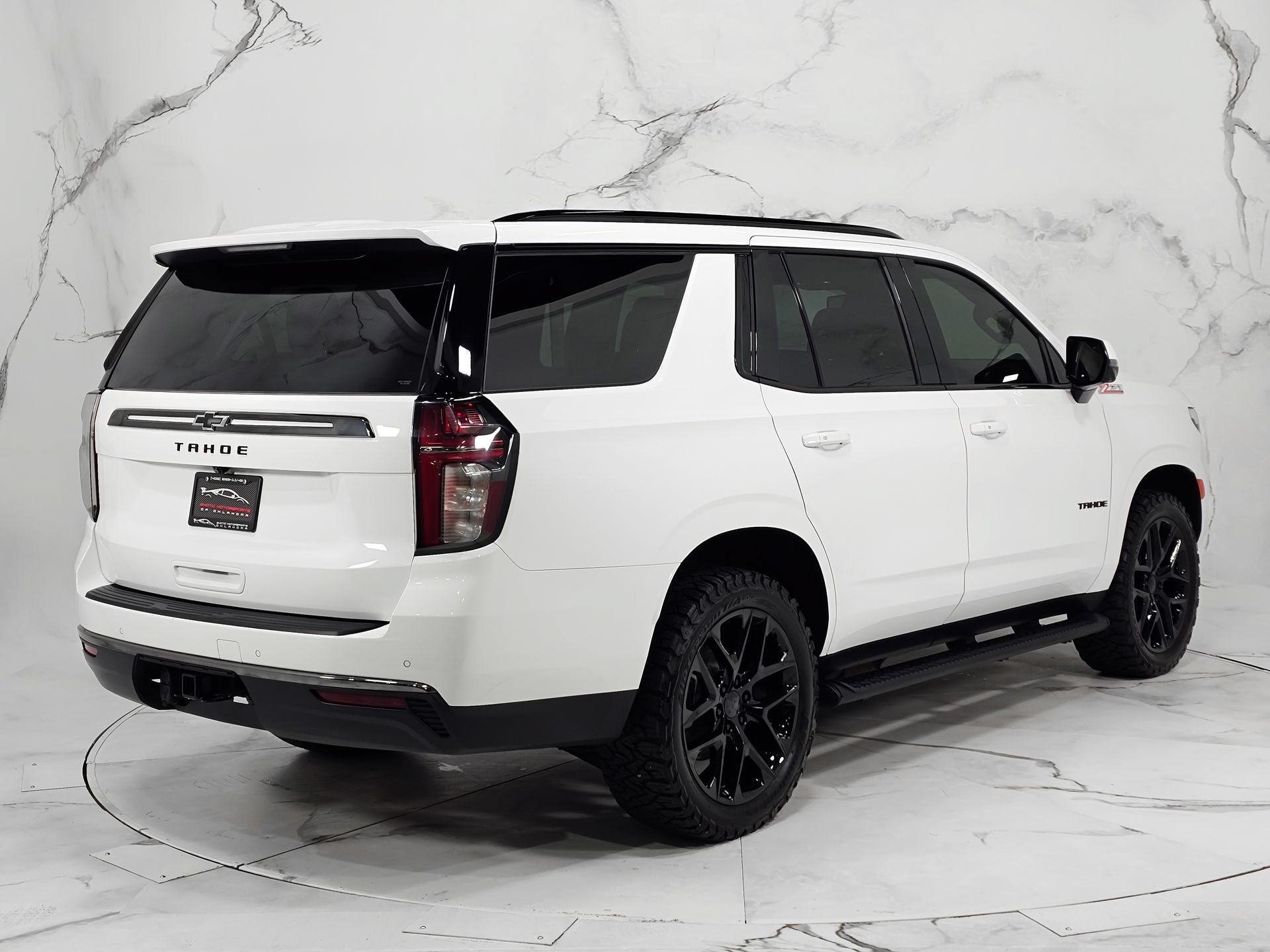 Used 2022 Chevrolet Tahoe Z71 w/ Luxury Package AWD/4WD image 9