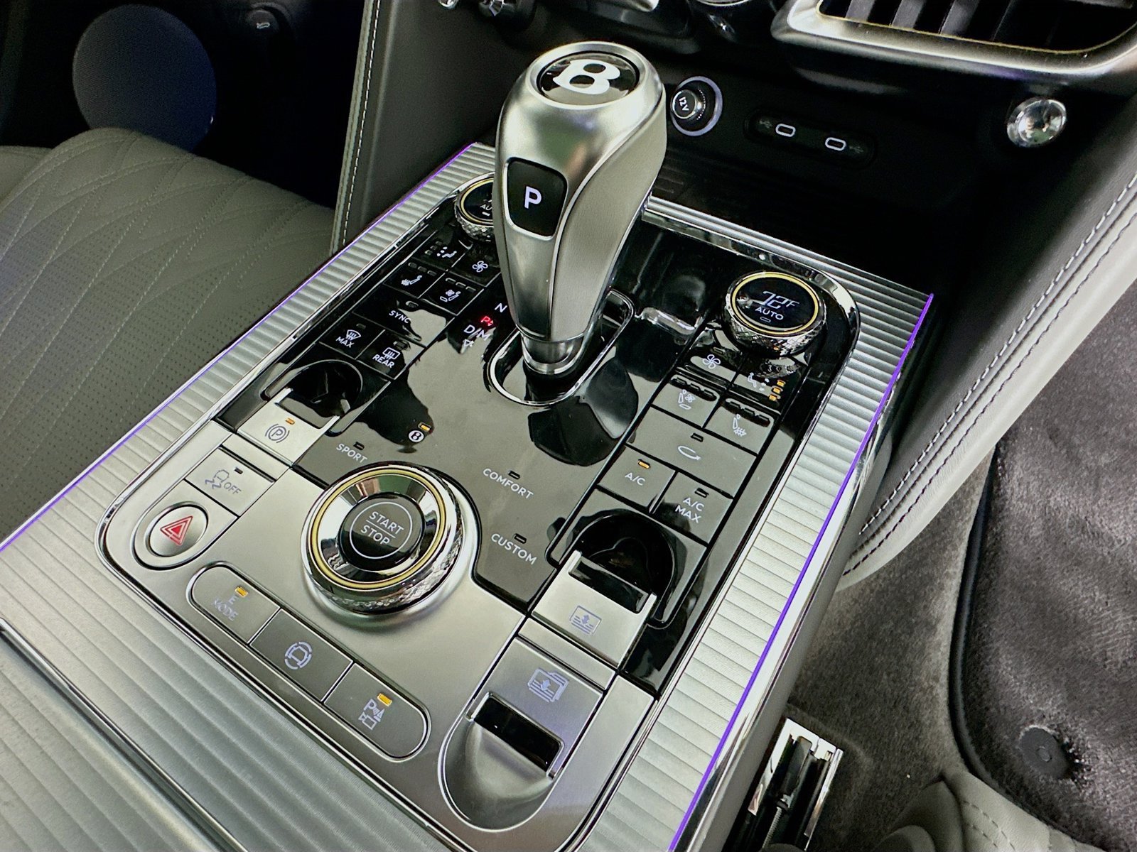New 2026 Bentley Flying Spur V8 AWD/4WD image 70