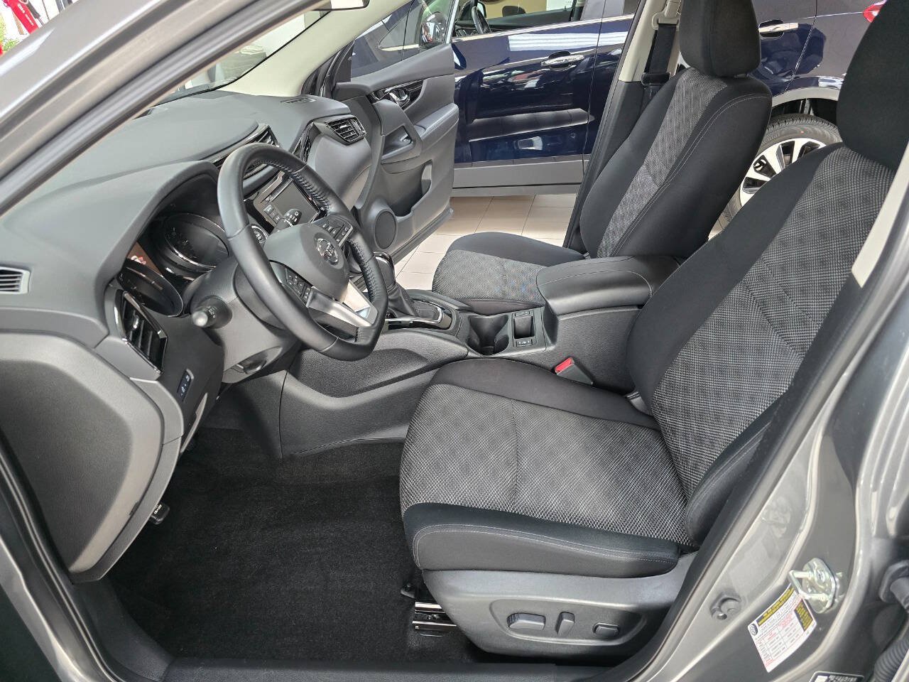 Used 2022 Nissan Rogue Sport SV AWD/4WD image 19