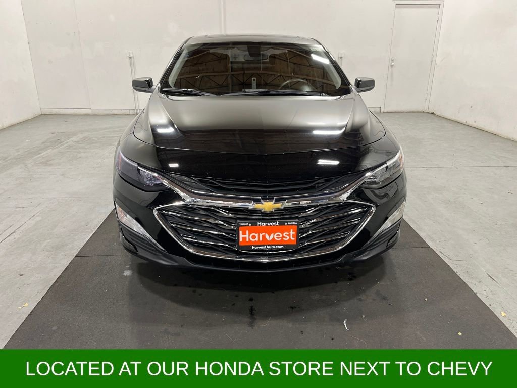 Used 2020 Chevrolet Malibu LT image 2