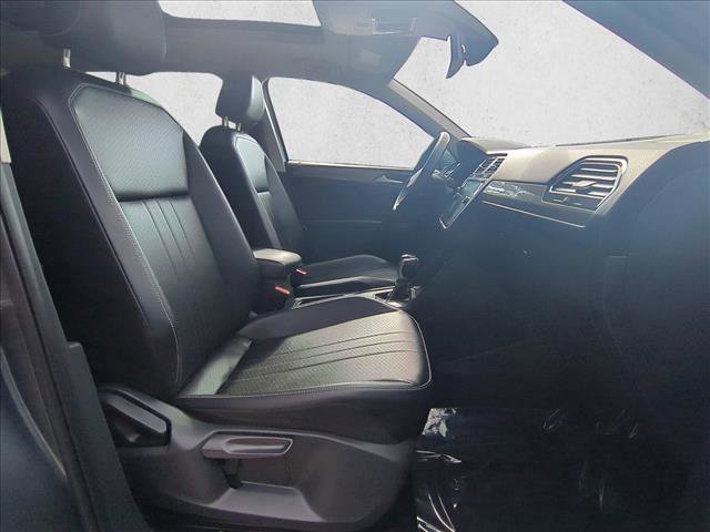 Used 2022 Volkswagen Tiguan SE image 25