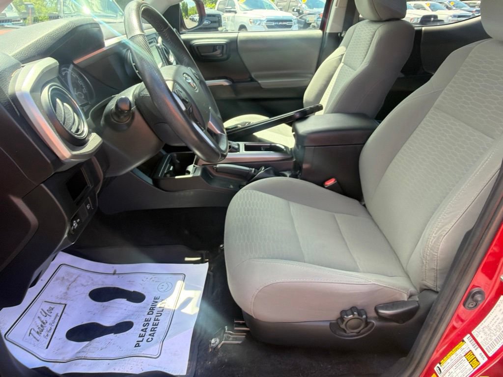 Used 2018 Toyota Tacoma SR5 AWD/4WD image 13