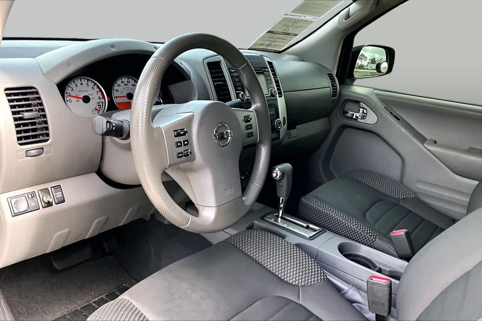 Used 2018 Nissan Frontier SV RWD image 17